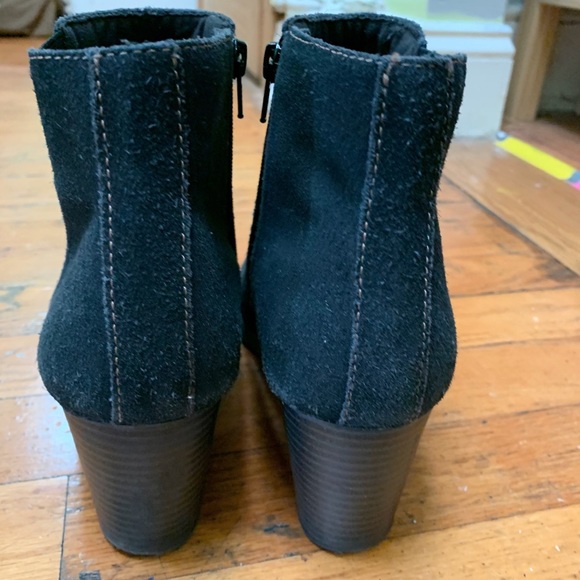 Clarks Ankle Boot - Picture 3 of 4